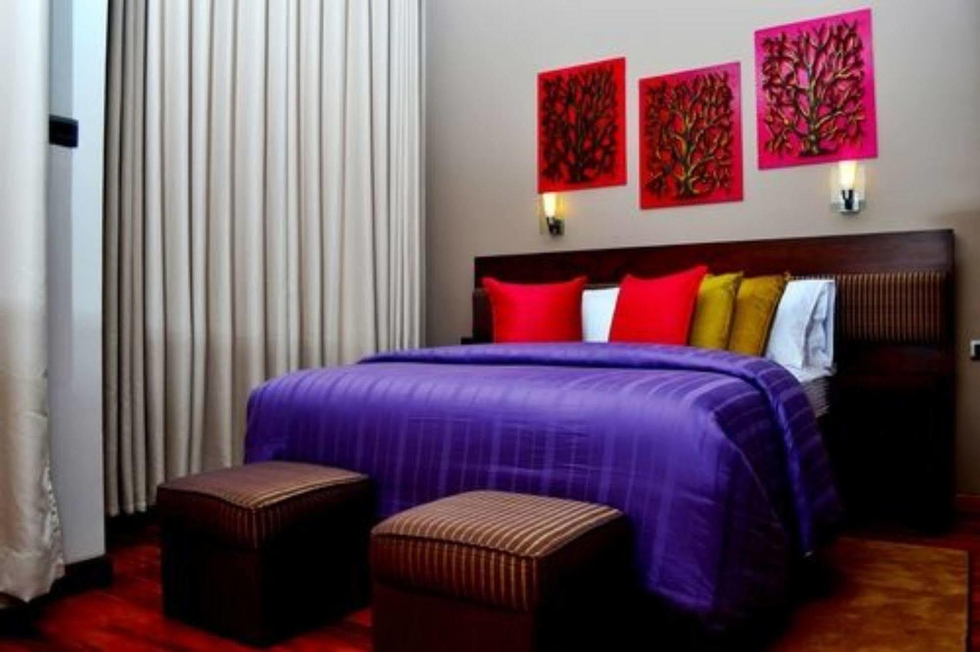 Villa Glory Bush Boutique